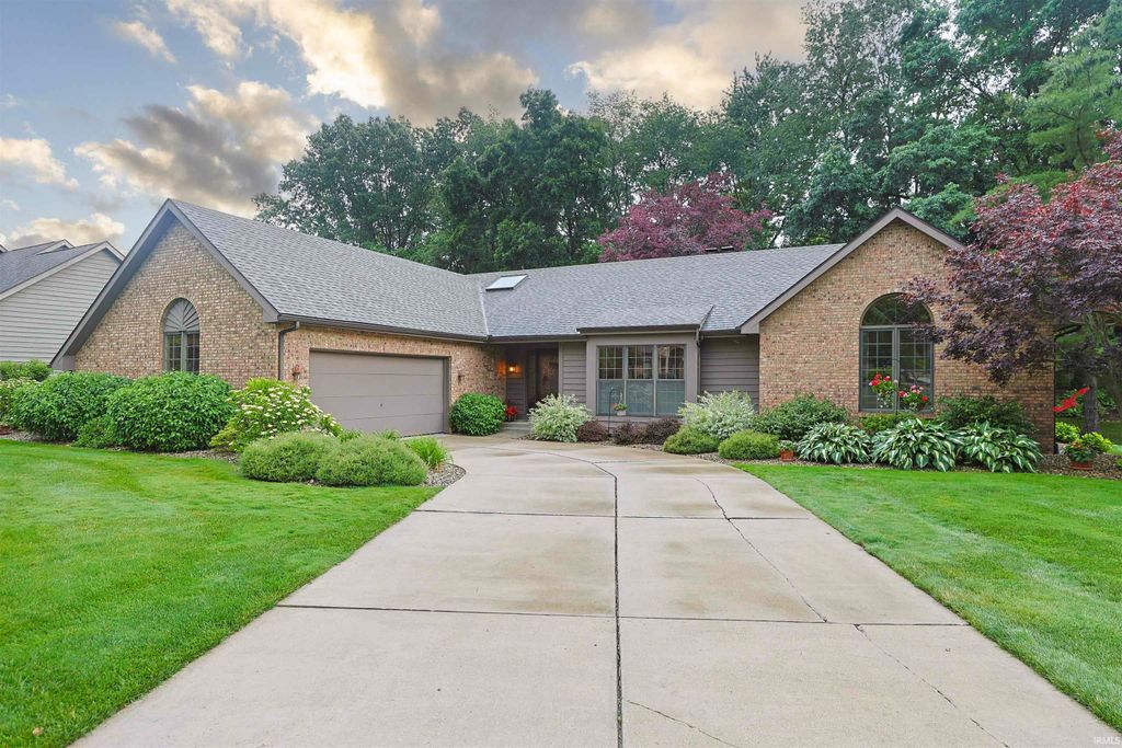 16290 Oak Hill Boulevard, Granger, IN 46530