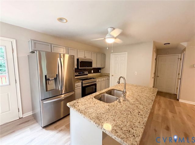 2566 Brookforest Ct, Midlothian, VA 23112