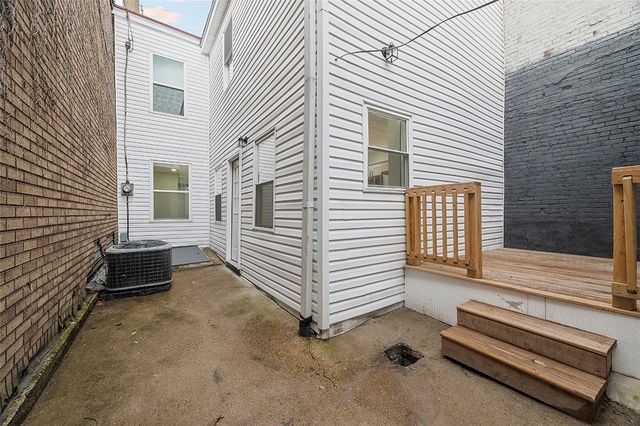 1206 Linden Pl, Central North Side, PA 15212