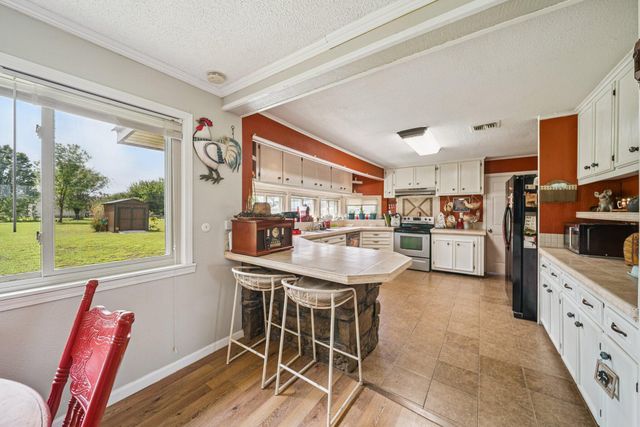62951 E 280 Road, Grove, OK 74344