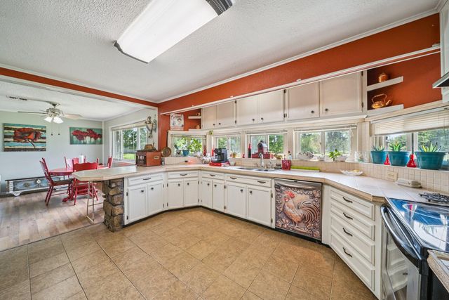 62951 E 280 Road, Grove, OK 74344