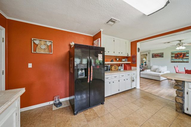 62951 E 280 Road, Grove, OK 74344