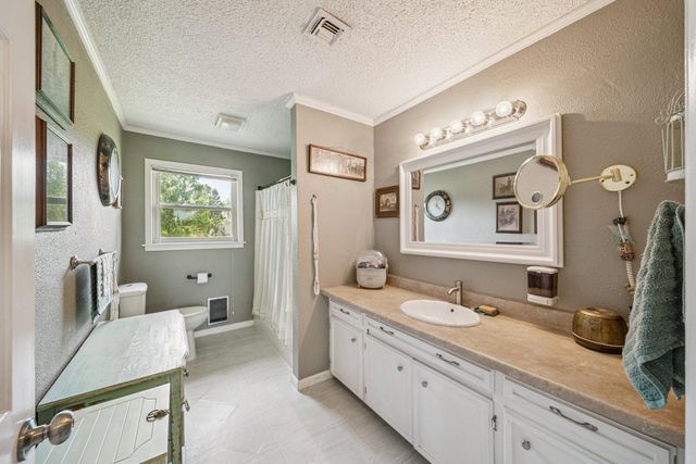 62951 E 280 Road, Grove, OK 74344