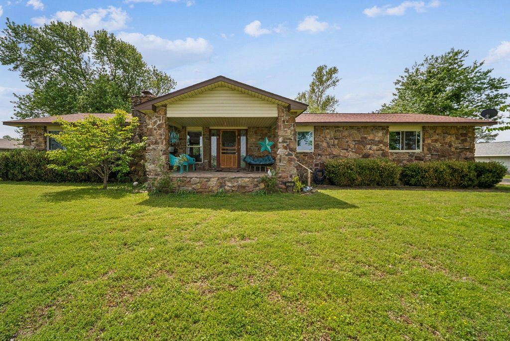 62951 E 280 Road, Grove, OK 74344