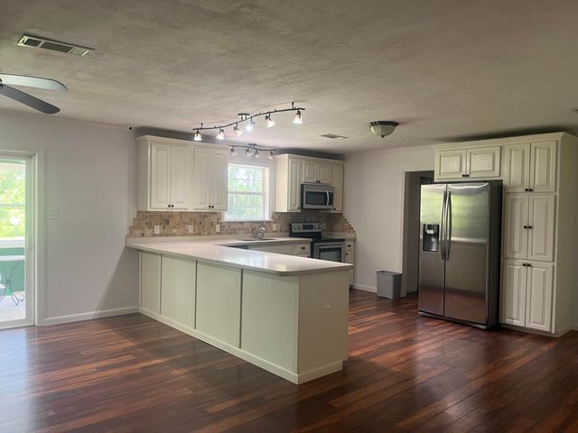 3944 Hwy 121, Leesville, LA 71446