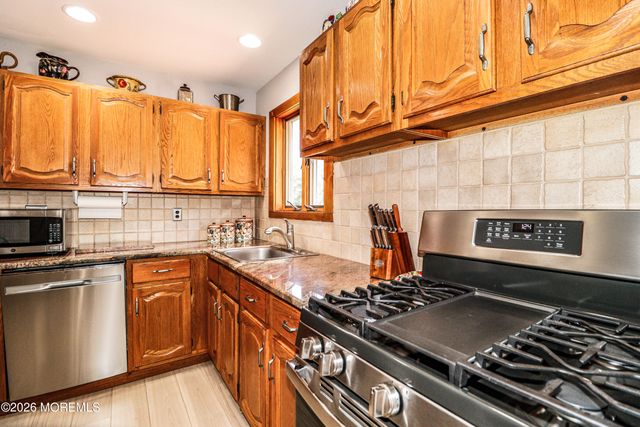 5 Overhill Road, East Brunswick, NJ 08816