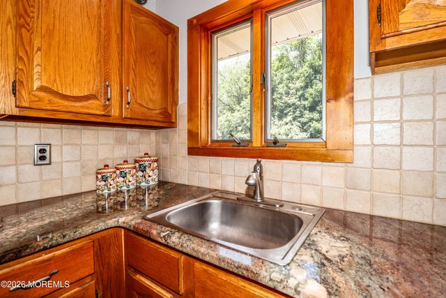 5 Overhill Road, East Brunswick, NJ 08816