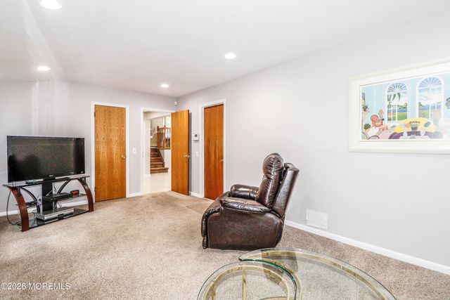 5 Overhill Road, East Brunswick, NJ 08816