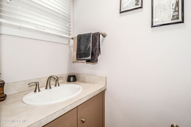 5 Overhill Road, East Brunswick, NJ 08816