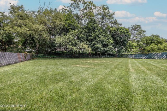 5 Overhill Road, East Brunswick, NJ 08816