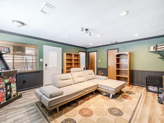 6404 Suncrest Court, North Richland Hills, TX 76180