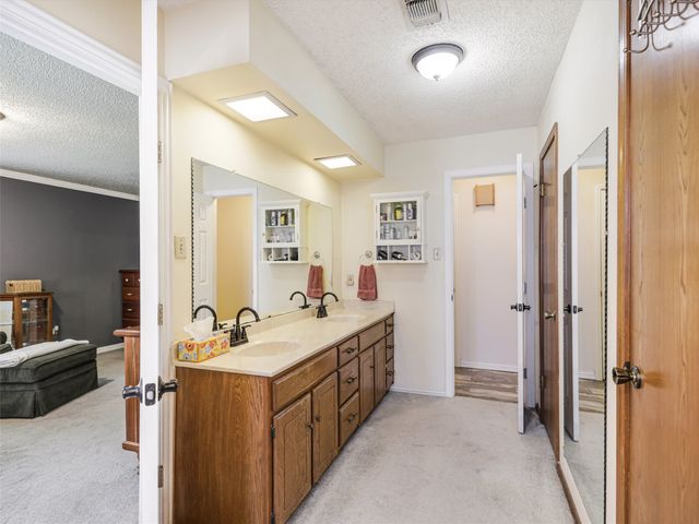 6404 Suncrest Court, North Richland Hills, TX 76180