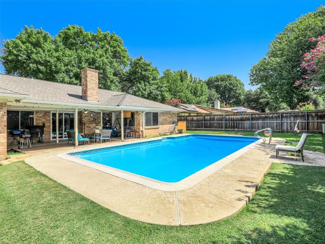 6404 Suncrest Court, North Richland Hills, TX 76180