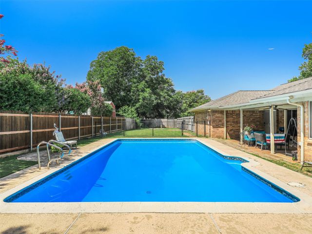 6404 Suncrest Court, North Richland Hills, TX 76180