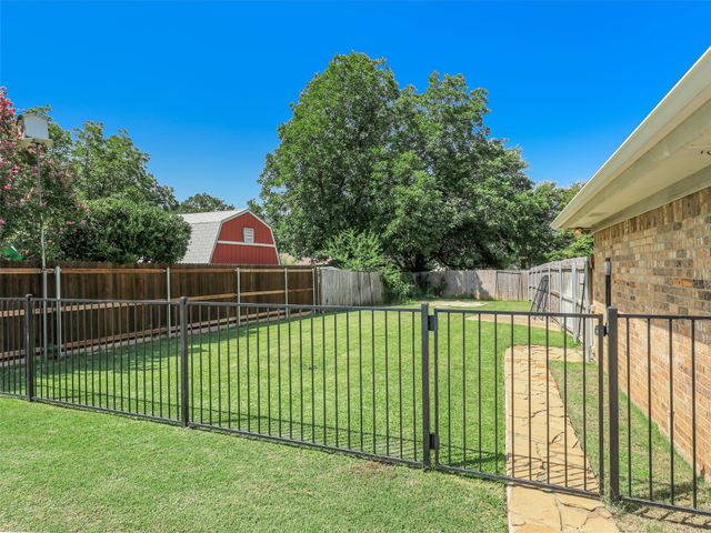 6404 Suncrest Court, North Richland Hills, TX 76180