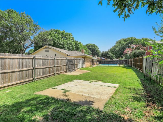 6404 Suncrest Court, North Richland Hills, TX 76180