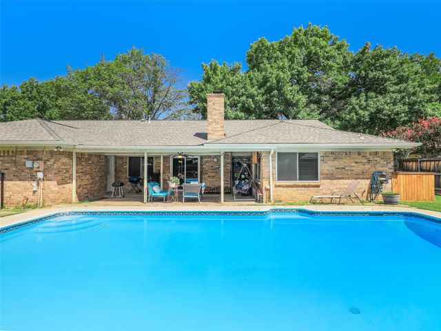 6404 Suncrest Court, North Richland Hills, TX 76180