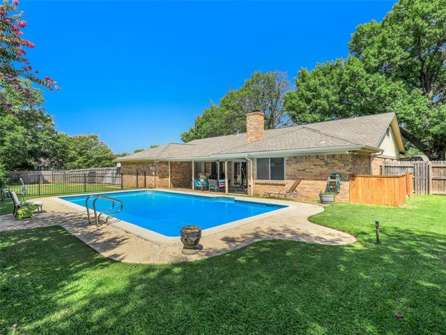 6404 Suncrest Court, North Richland Hills, TX 76180