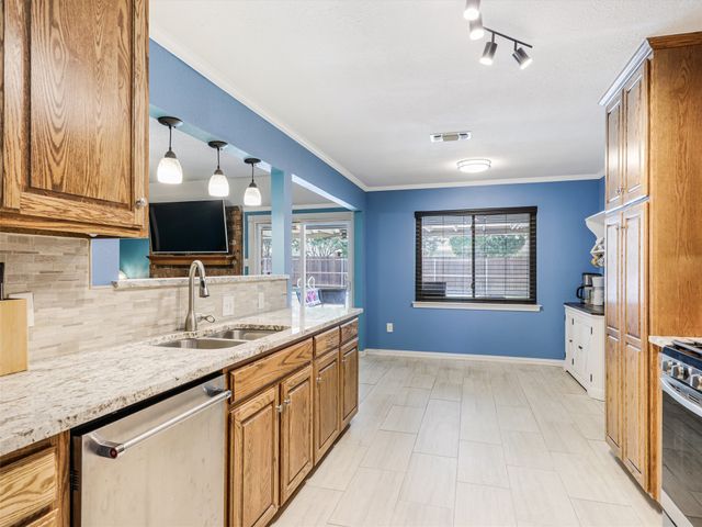 6404 Suncrest Court, North Richland Hills, TX 76180