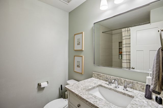1374 W CHESTNUT CT, Farmington, UT 84025
