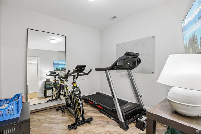 1374 W CHESTNUT CT, Farmington, UT 84025