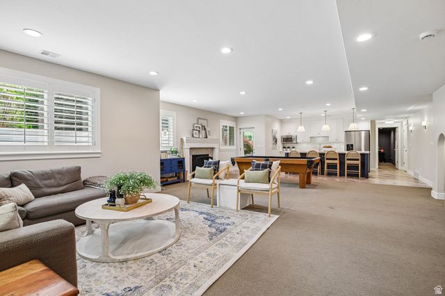 1374 W CHESTNUT CT, Farmington, UT 84025
