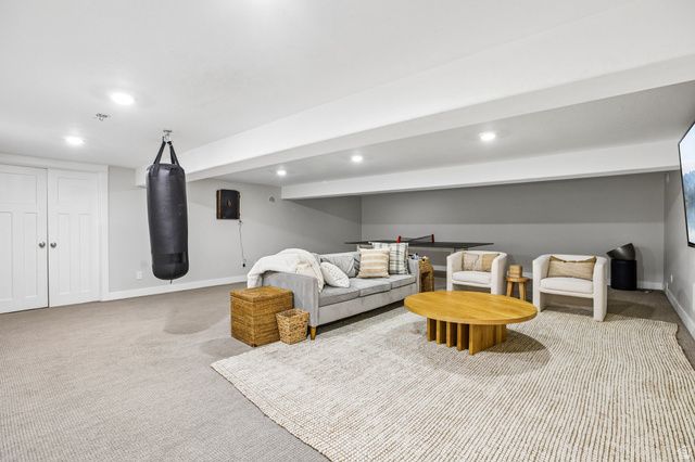 1374 W CHESTNUT CT, Farmington, UT 84025