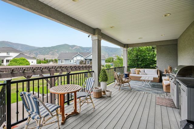1374 W CHESTNUT CT, Farmington, UT 84025