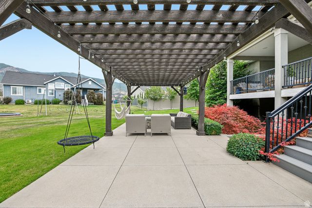 1374 W CHESTNUT CT, Farmington, UT 84025