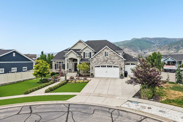 1374 W CHESTNUT CT, Farmington, UT 84025