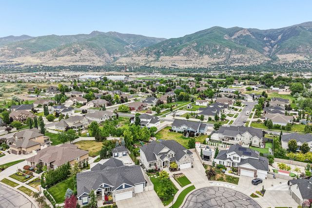 1374 W CHESTNUT CT, Farmington, UT 84025