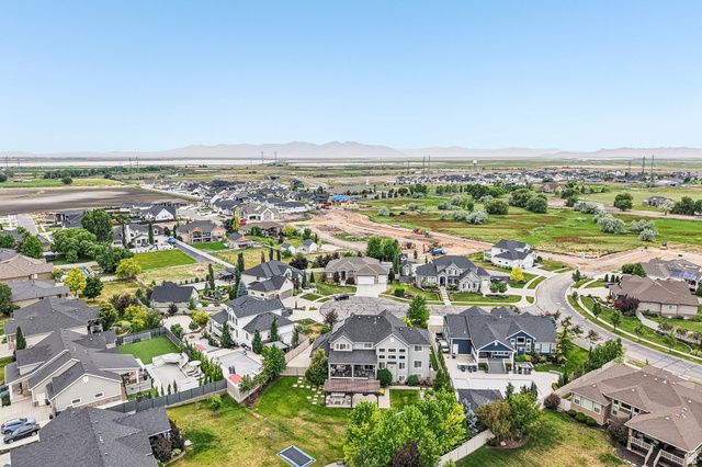 1374 W CHESTNUT CT, Farmington, UT 84025