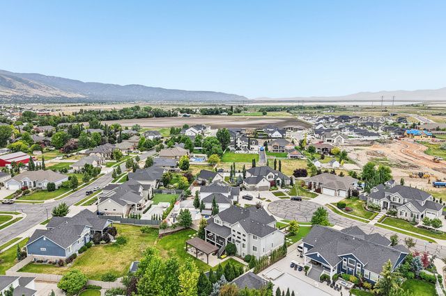 1374 W CHESTNUT CT, Farmington, UT 84025