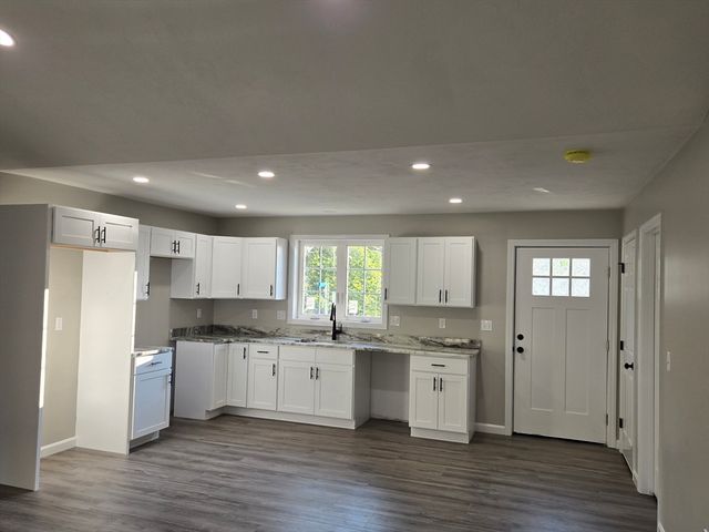 120 High St, Hardwick, MA 01031