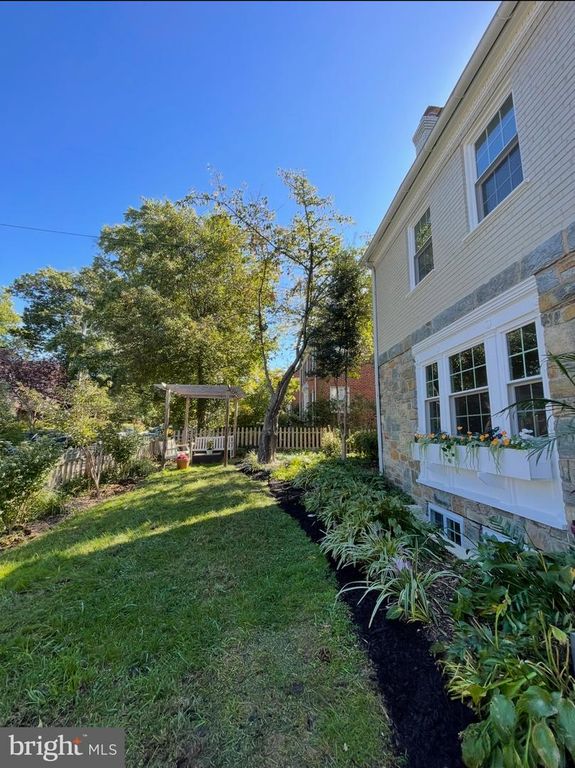 1364 LOCUST RD NW, Washington, DC 20012
