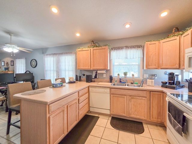 121 E PALM WAY, Edgewater, FL 32132