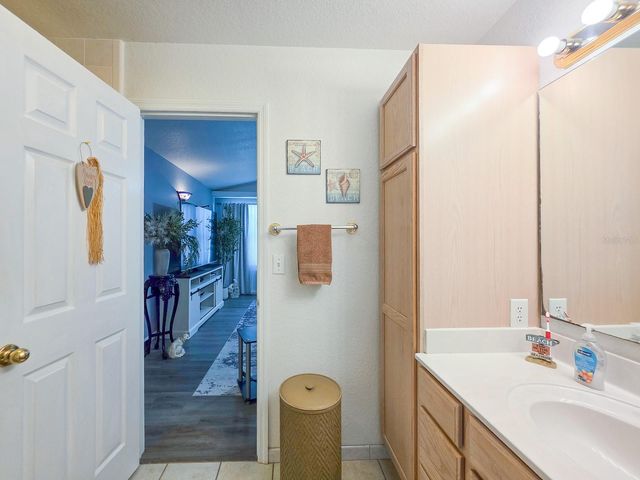 121 E PALM WAY, Edgewater, FL 32132