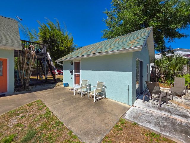 121 E PALM WAY, Edgewater, FL 32132