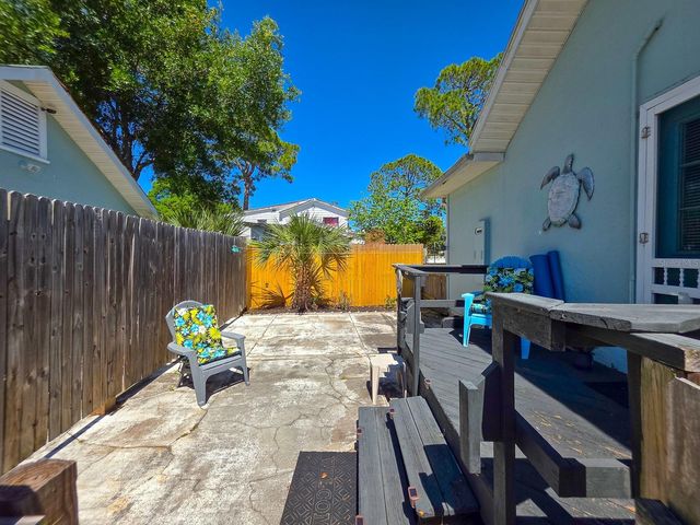 121 E PALM WAY, Edgewater, FL 32132