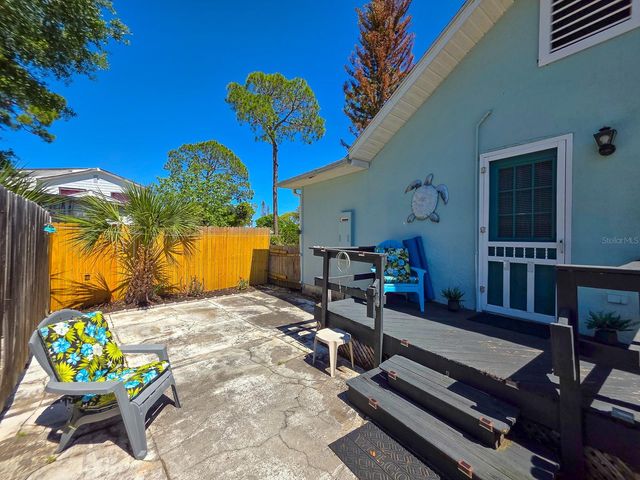 121 E PALM WAY, Edgewater, FL 32132