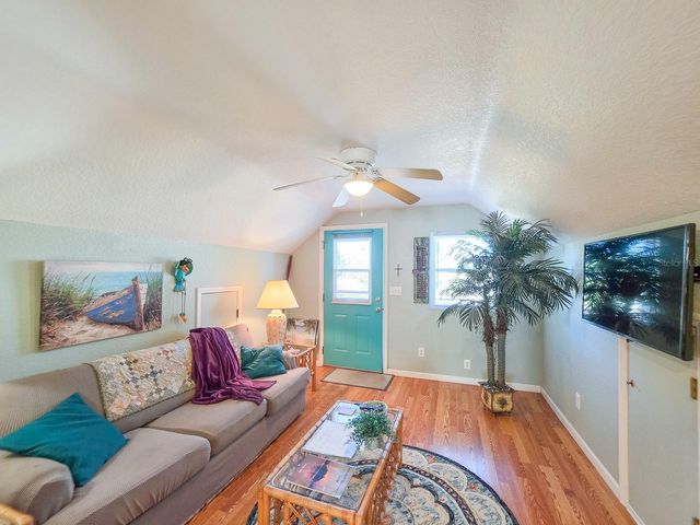 121 E PALM WAY, Edgewater, FL 32132