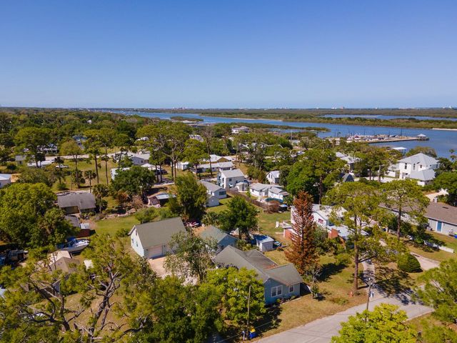 121 E PALM WAY, Edgewater, FL 32132