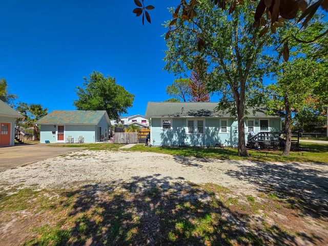 121 E PALM WAY, Edgewater, FL 32132