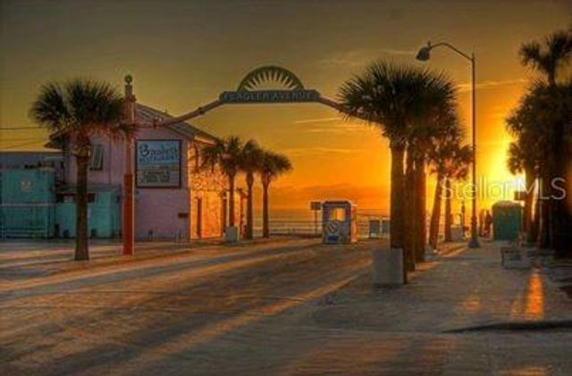 121 E PALM WAY, Edgewater, FL 32132