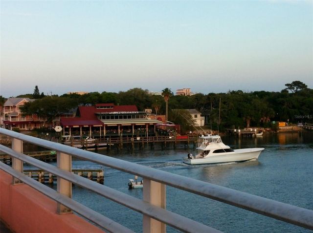 121 E PALM WAY, Edgewater, FL 32132