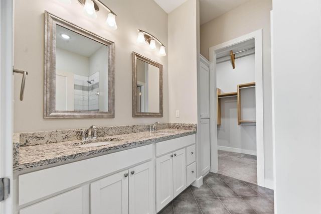 4724 N Elk Creek Dr, Wichita, KS 67226