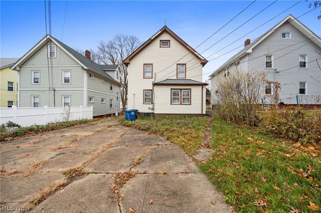 1646 Grace Avenue, Lakewood, OH 44107