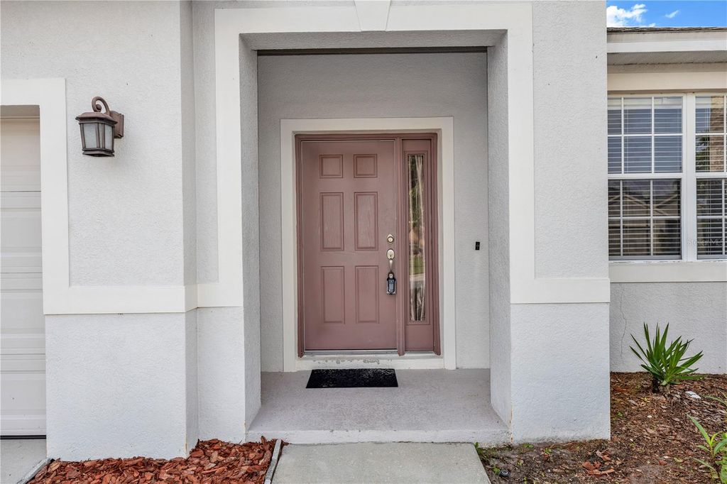 Image 2 of property listing at 14249 QUEENSIDE STREET, Orlando, FL 32824