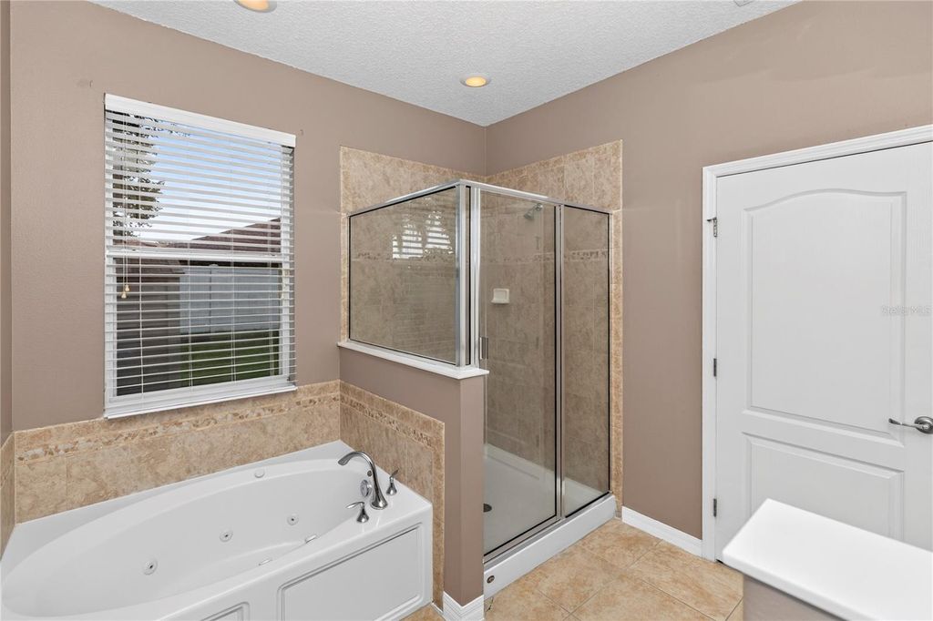 Image 12 of property listing at 14249 QUEENSIDE STREET, Orlando, FL 32824