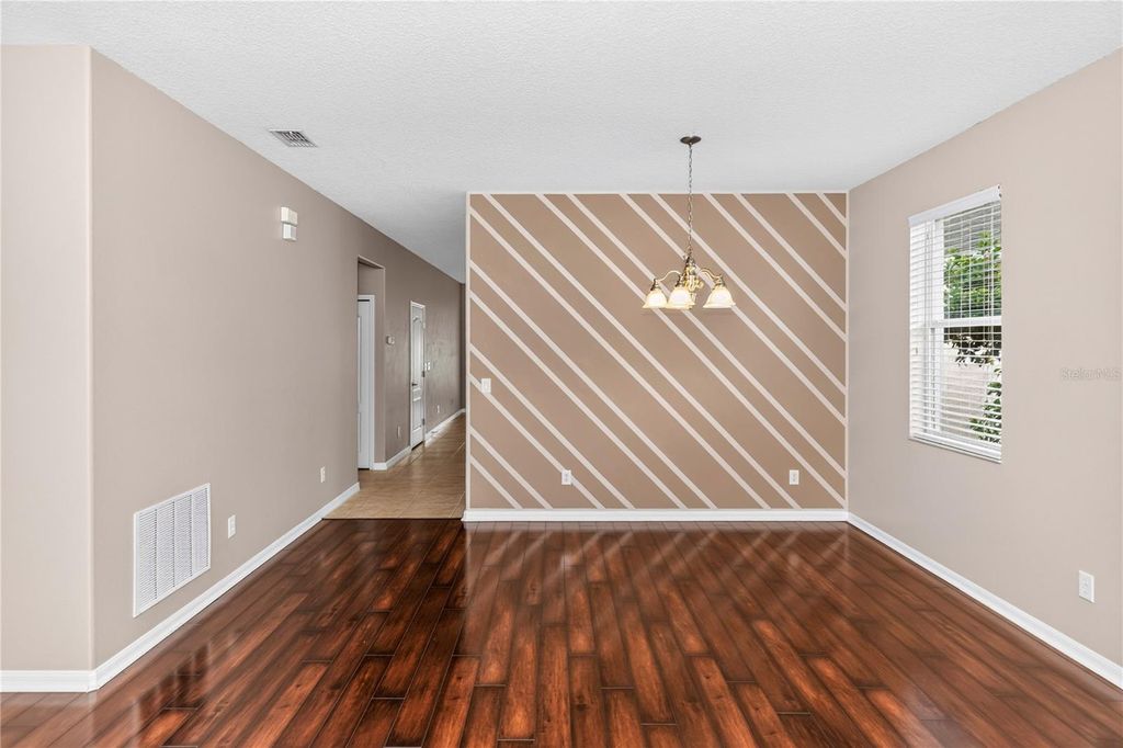 Image 4 of property listing at 14249 QUEENSIDE STREET, Orlando, FL 32824